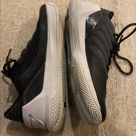 Under Armor Steph Curry Shoes - Picture 4 of 4